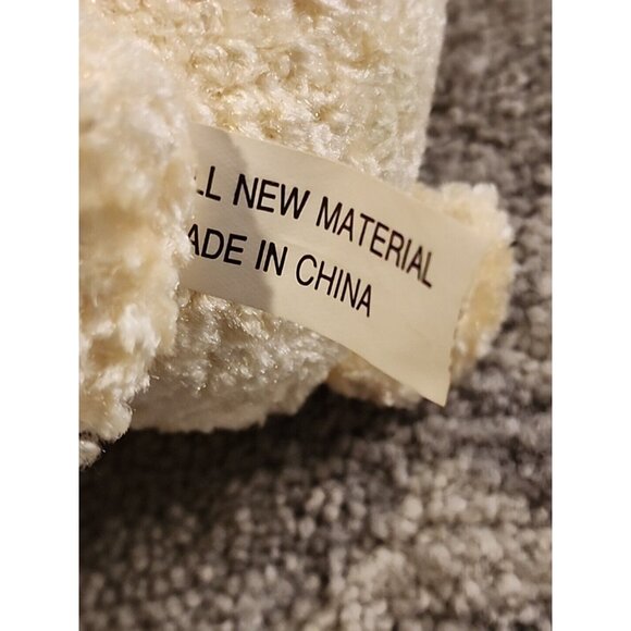 VINTAGE 9" FENG SHUI WHITE PLUSH BEAR W/ TAGS - Picture 8 of 8